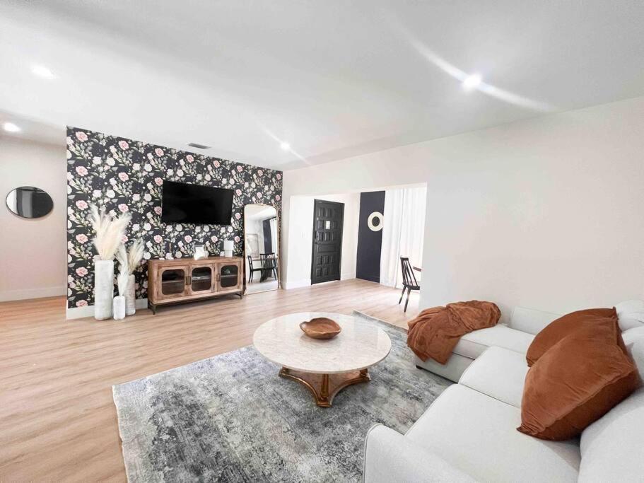 New Miami Home, Pool Near Airport And Beaches, King Bed Zewnętrze zdjęcie